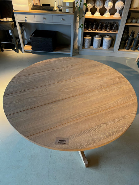 Moreton 6 Seater Round Dining Table, Natural Oak