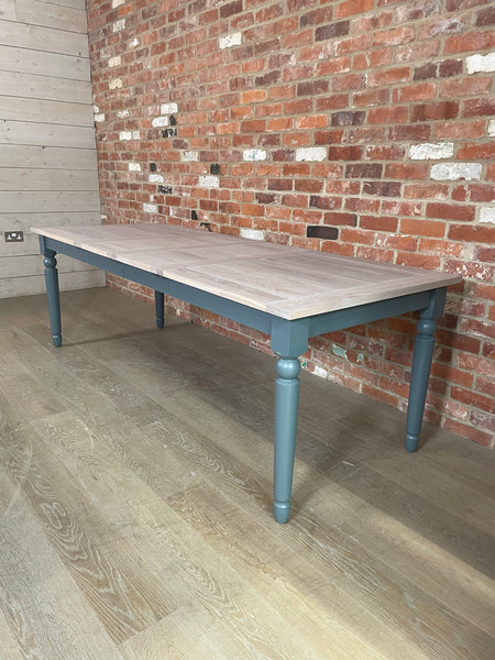 Suffolk 4-8 Seater Extending Dining Table- Smoke