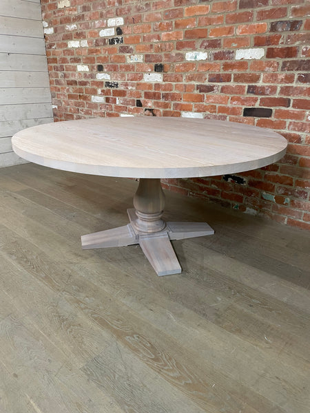 Balmoral 6 Seater Round Dining Table, Seasoned Oak