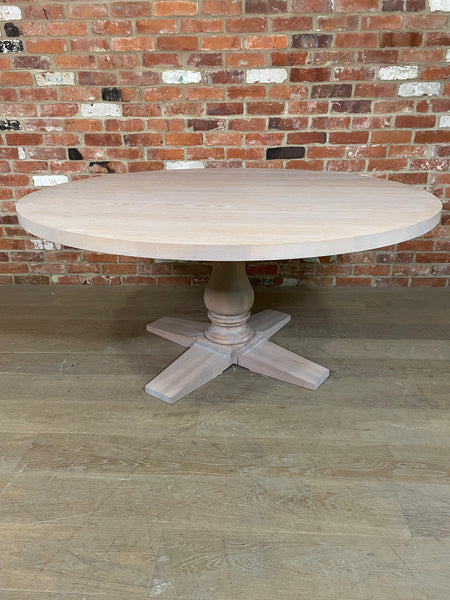 Balmoral 6 Seater Round Dining Table, Seasoned Oak