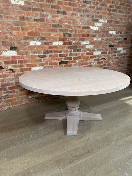 Balmoral 6 Seater Round Dining Table, Seasoned Oak