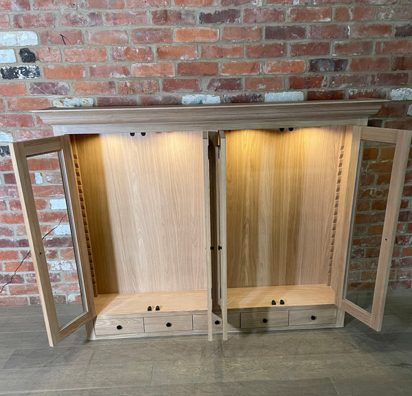 Henley 5ft Glazed Oak Dresser Top - Missing All Internal Shelves