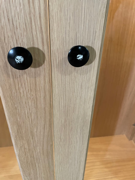 Henley 5ft Glazed Oak Dresser Top - Missing All Internal Shelves