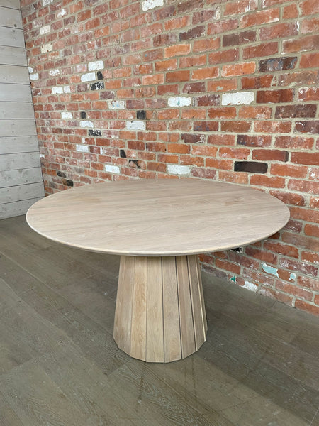 Stratford 4 Seater Dining Round Table, Natural Oak