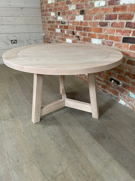 Arundel 4 Seater Round Dining Table, Natural Oak