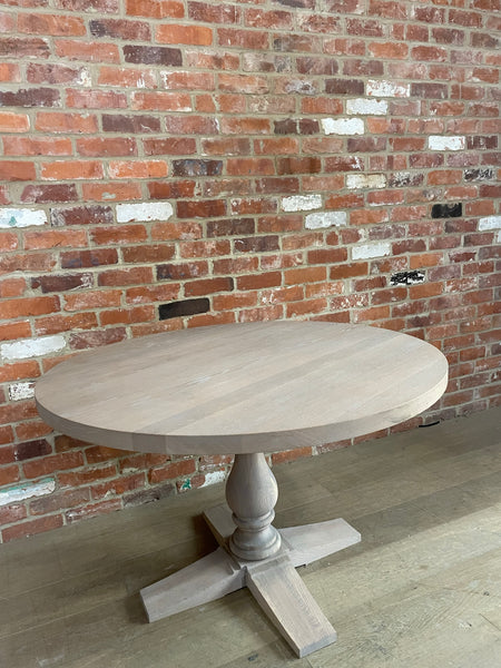 Balmoral 4 Seater Round Dining Table