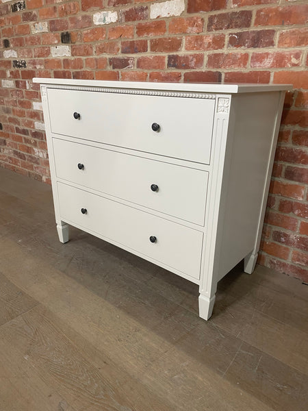 Larsson Chest of Drawers - Old Chalk
