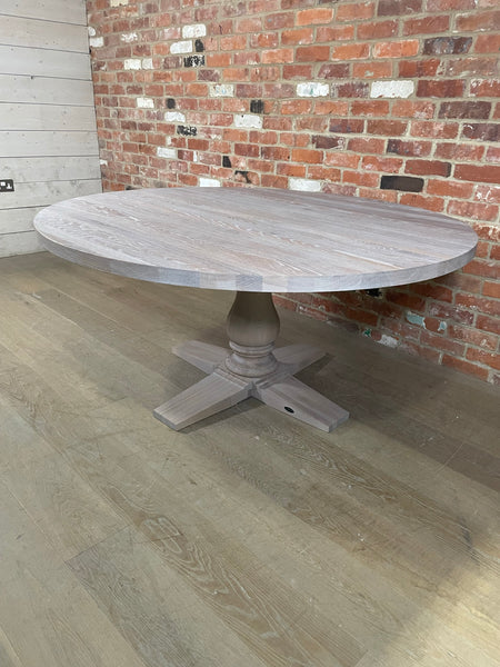 Balmoral 6 Seater Round Dining Table, Seasoned Oak