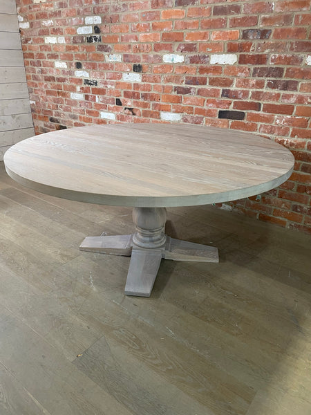 Balmoral 6 Seater Round Dining Table, Seasoned Oak