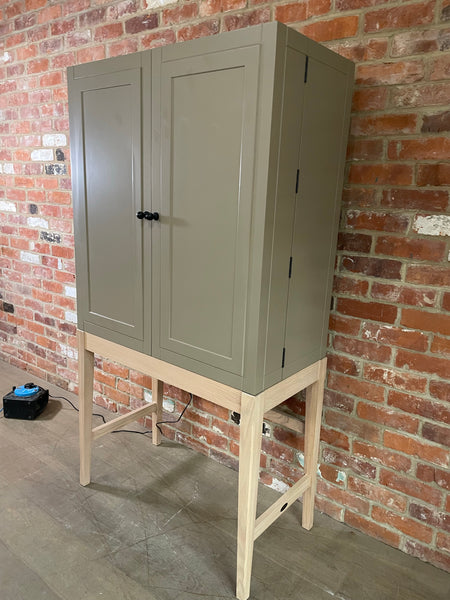 Ardingly Cabinet - Lead Light