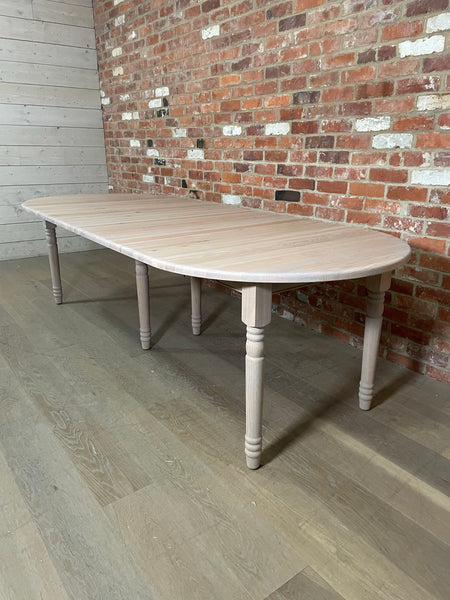 Sheldrake 4-10 Seater Extending Dining Table, Seasoned Oak