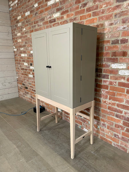 Ardingly Cabinet - Lead Light