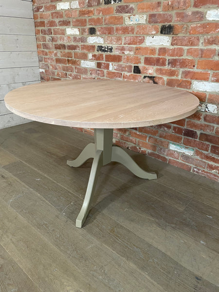 Moreton 4 Seater Round Dining Table, Lead Light