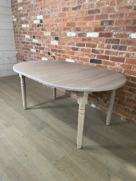 Sheldrake 4-6 Seater Extending Dining Table, Seasoned Oak