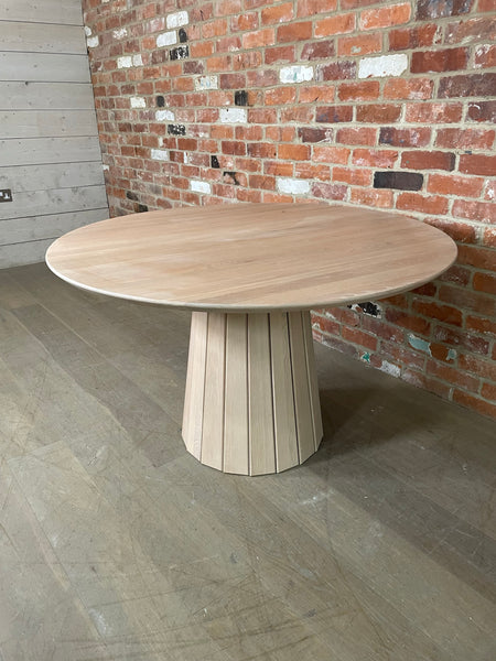 Stratford 4 Seater Dining Round Table, Natural Oak