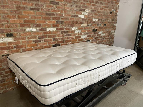 Highclere King 150cm- Display Mixed 50/50 Firmness