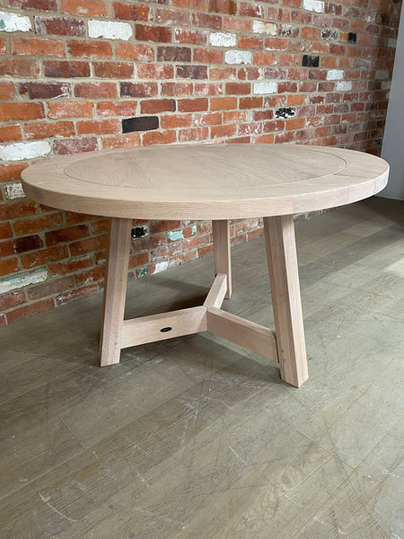 Arundel 4 Seater Round Dining Table, Natural Oak