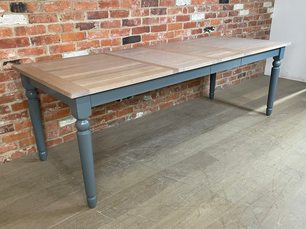 Suffolk 4-8 Seater Extending Dining Table- Smoke