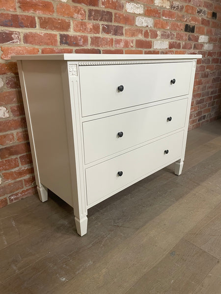 Larsson Chest of Drawers - Old Chalk