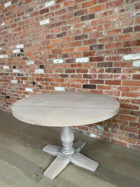 Balmoral 4 Seater Round Dining Table