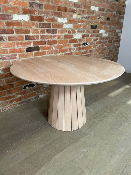 Stratford 4 Seater Dining Round Table, Natural Oak