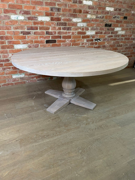 Balmoral 6 Seater Round Dining Table, Seasoned Oak