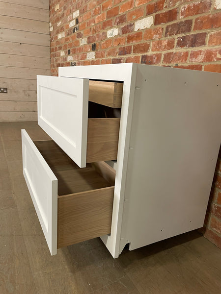 Henley 920 Pan Drawer Base Cabinet - Snow