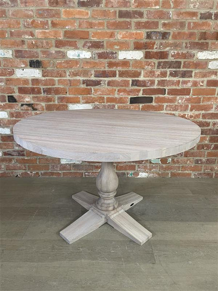 Balmoral 4 Seater Round Dining Table, Seasoned Oak