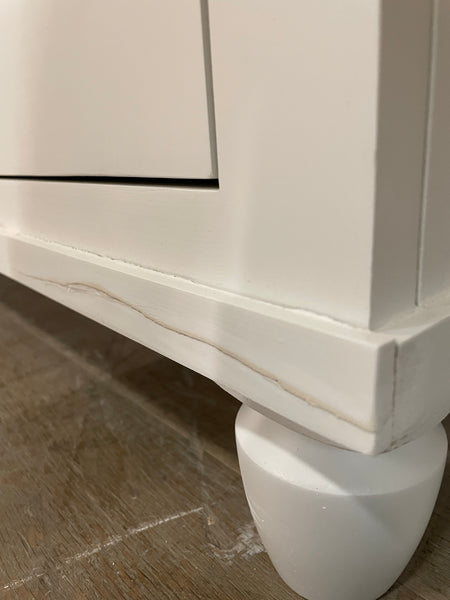 Suffolk 4ft Contemporary Glazed Dresser - Silver Birch