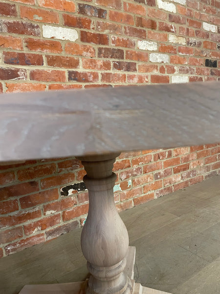 Balmoral 4 Seater Round Dining Table, Seasoned Oak