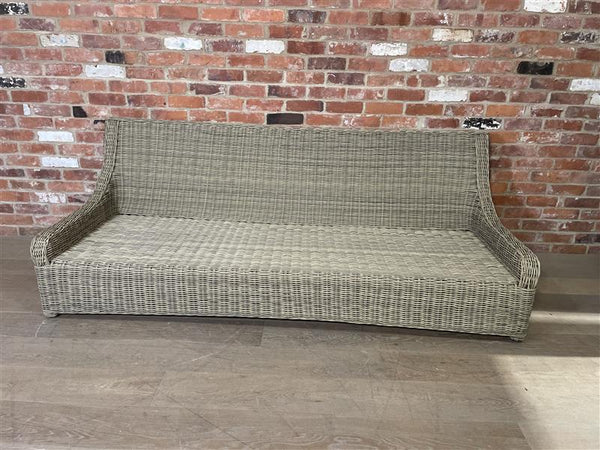 Hayburn Relaxed Grand Sofa- No Cushions