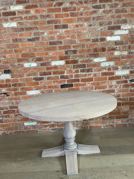 Balmoral 4 Seater Round Dining Table