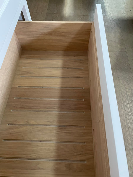 Henley 920 Pan Drawer Base Cabinet - Snow