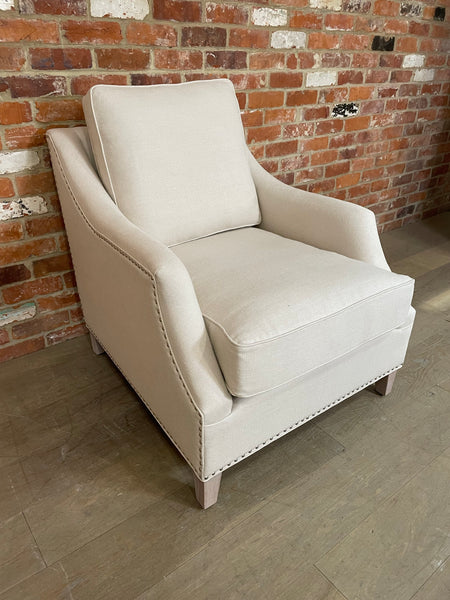 Eva Armchair - Heavyweight Linen Pale Oat - IN Oak Legs