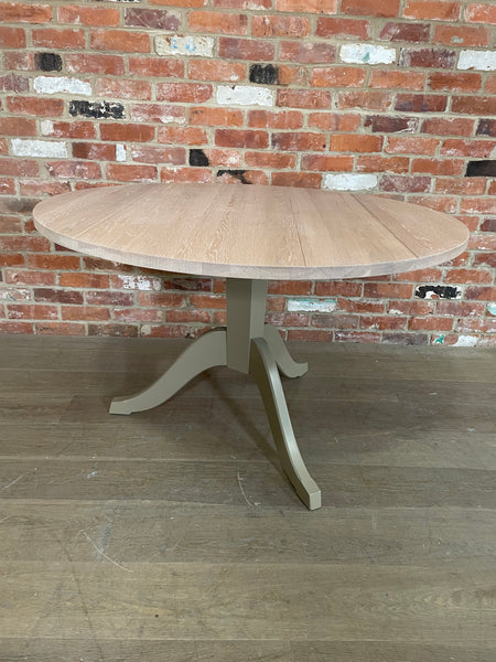 Moreton 4 Seater Round Dining Table, Lead Light