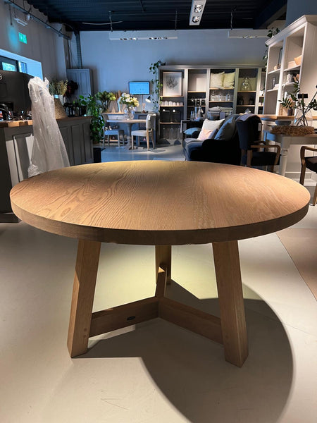 Arundel 4 Seater Round Dining Table, Natural Oak