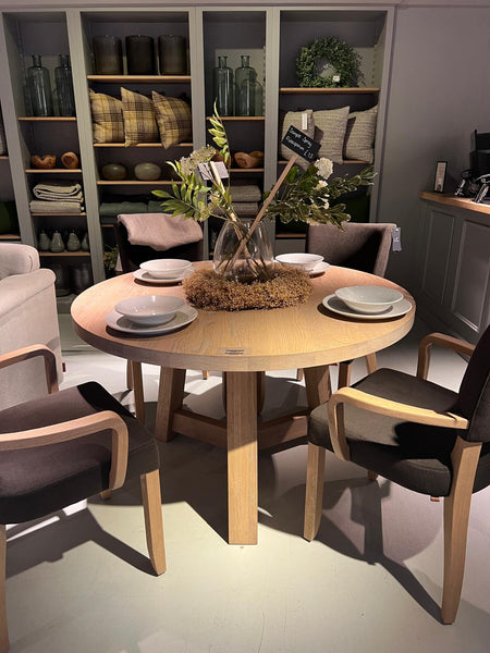 Arundel 4 Seater Round Dining Table, Natural Oak